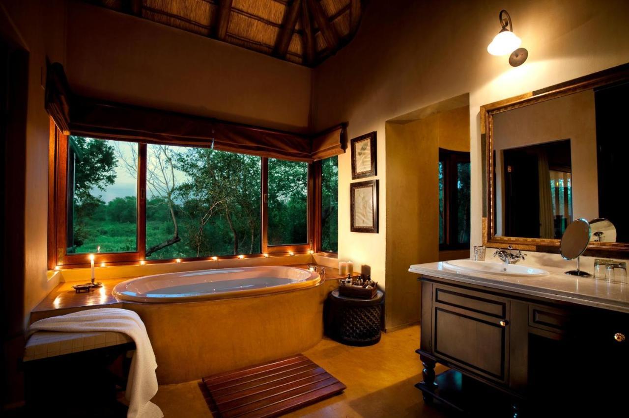 Lion Sands - Tinga Lodge Skukuza Bagian luar foto